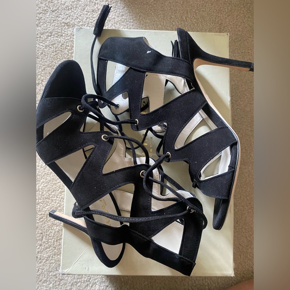 Black lace up heels - Picture 2 of 5